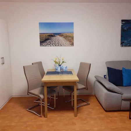 Aquamarin - Charmantes Appartement Mit Balkon Rostock Buitenkant foto