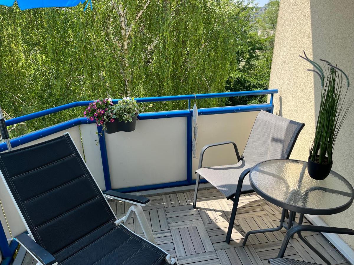 Aquamarin - Charmantes Appartement Mit Balkon Rostock Buitenkant foto