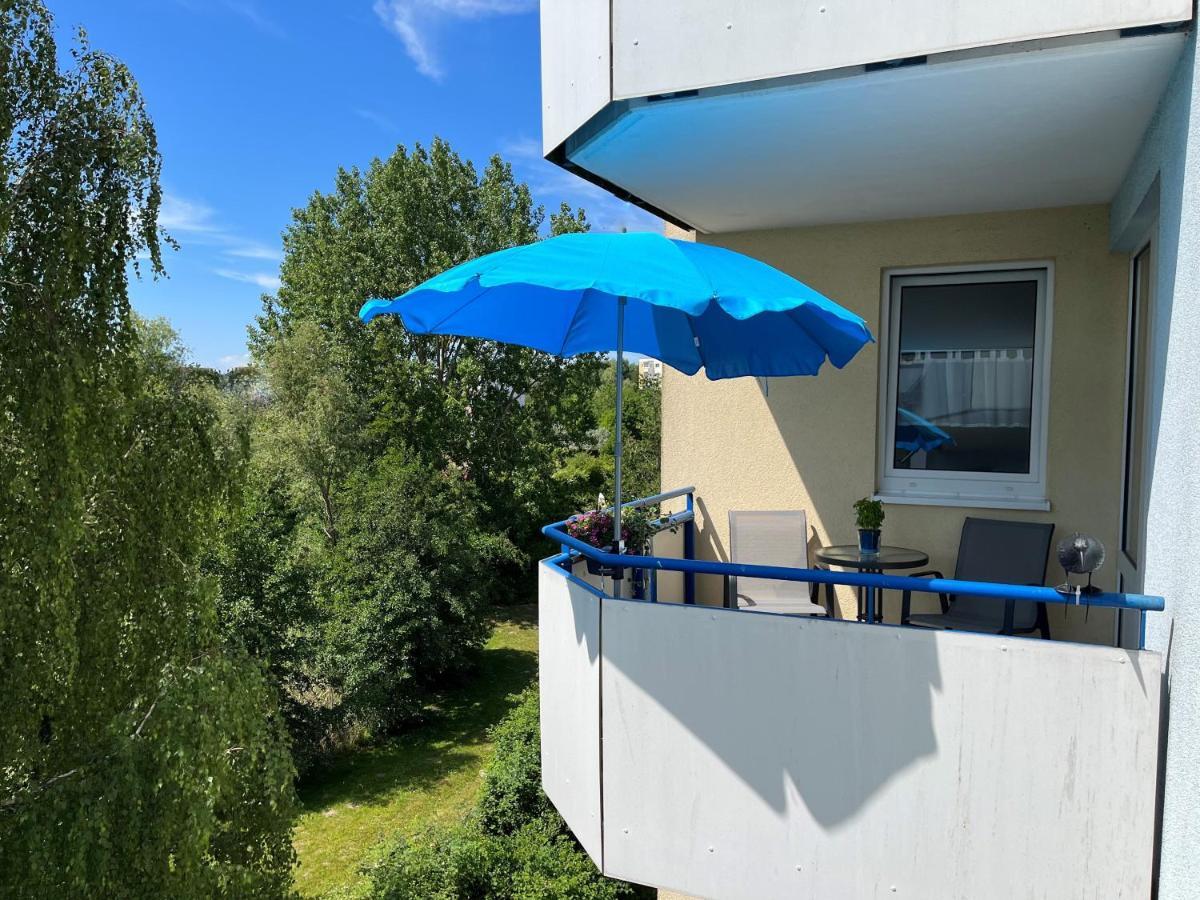 Aquamarin - Charmantes Appartement Mit Balkon Rostock Buitenkant foto