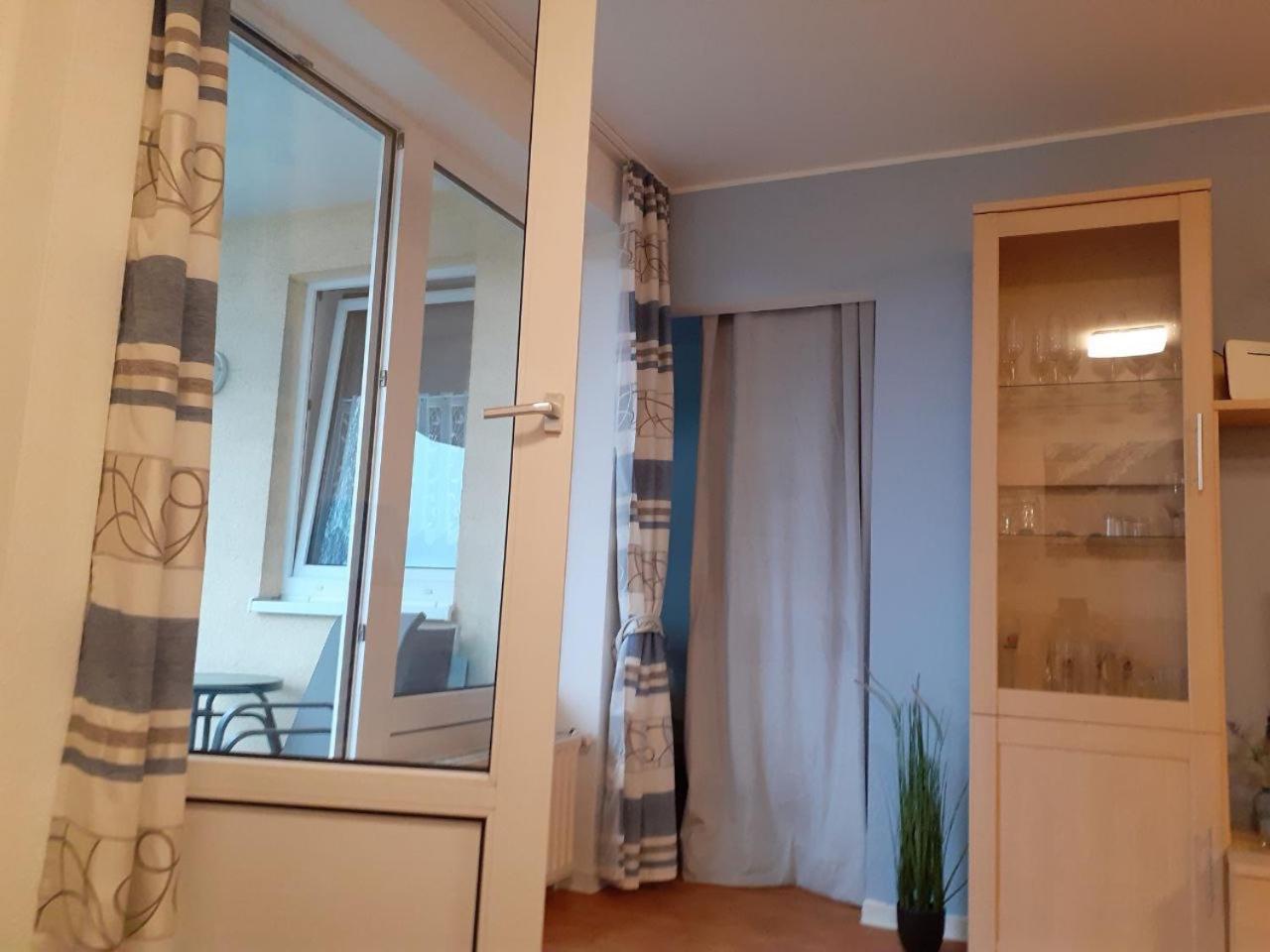 Aquamarin - Charmantes Appartement Mit Balkon Rostock Buitenkant foto